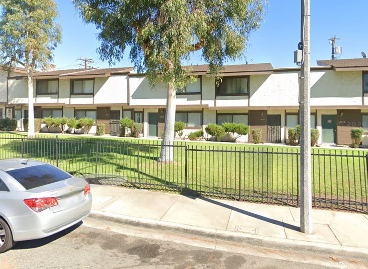 Photo - 1570 Cordova St