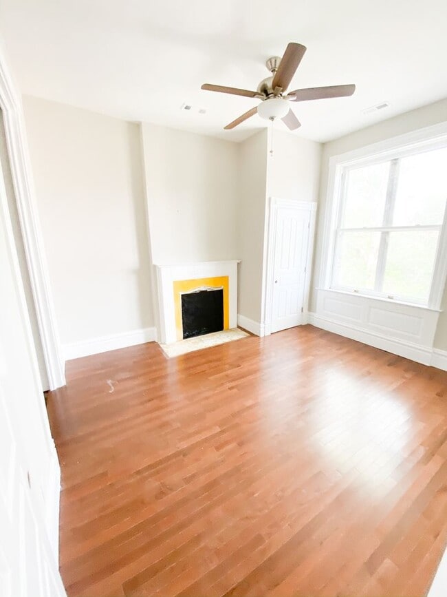 Photo - Fully Remodeled 2 bed 1 bath, just steps from Cherokee