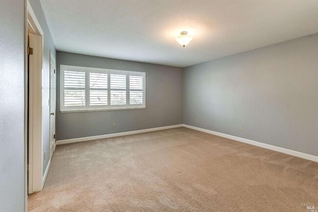 2246 Aaron Ct