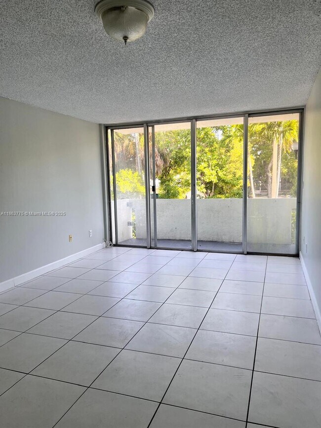 Photo - 2150 SW 16th Ave Unit 206