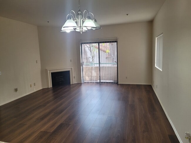 Photo - Dicken's Court Apartments