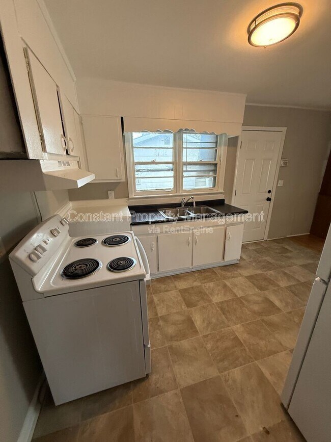 Photo - 728 Key St