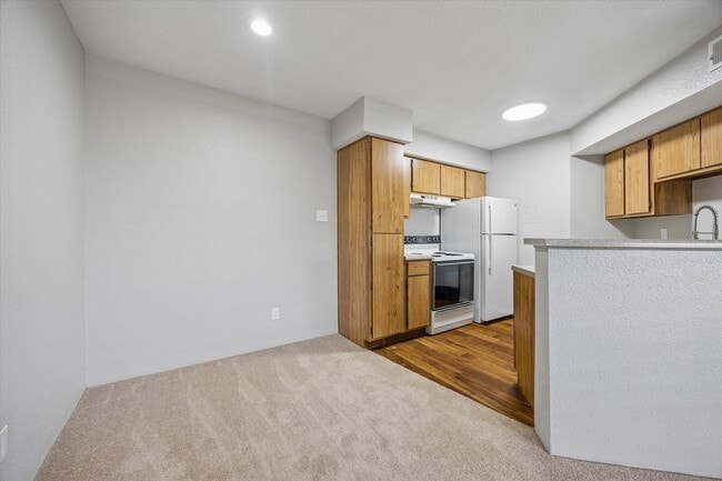 Photo - 1660 W T C Jester Blvd Unit 106
