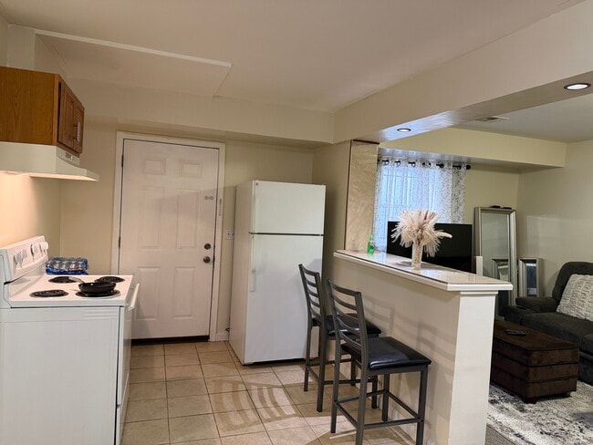 14 Halleck St Unit 1