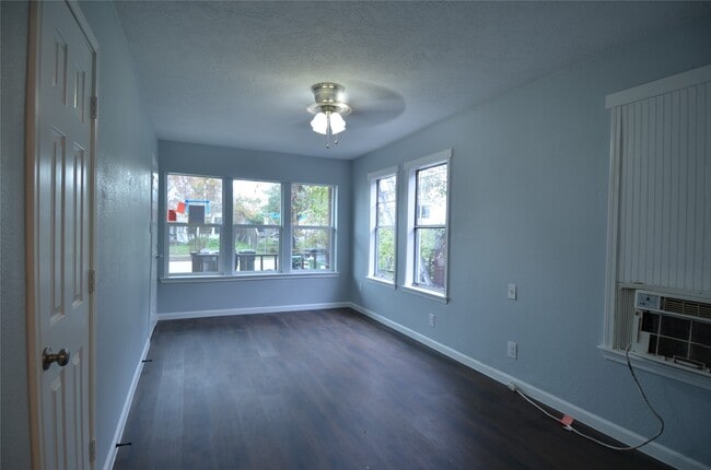 Photo - 103 Cosmos St Unit 2