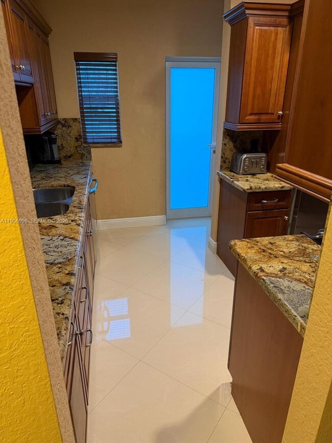 Photo - 830 NE 20th Ave Unit 3