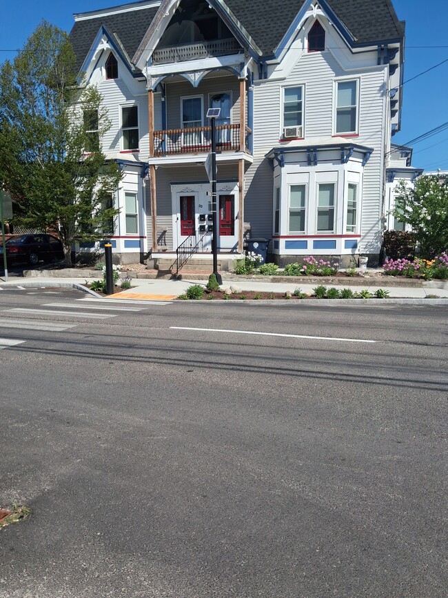 Building Photo - 33 Kinsley St Unit 33A