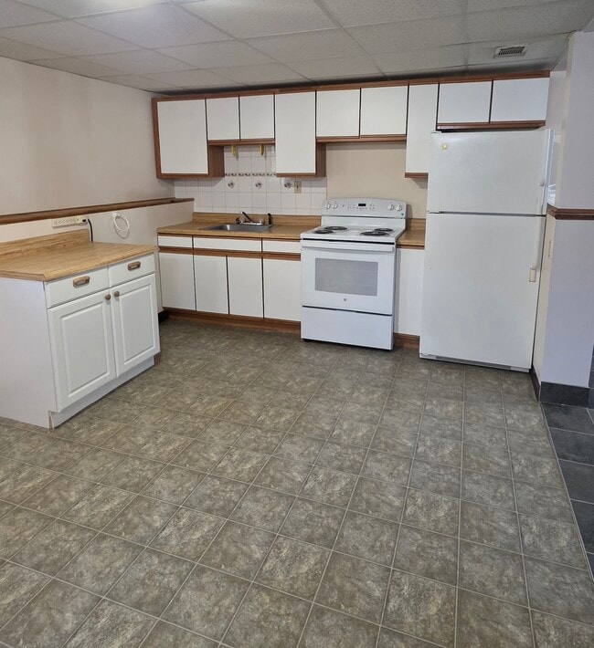 Photo - 190 Copley Dr