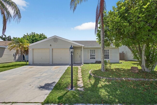 Building Photo - 5058 Canal Cir E Rental
