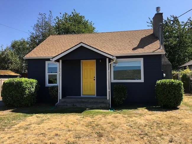 Building Photo - 4614 NE Going St Unit Blue House