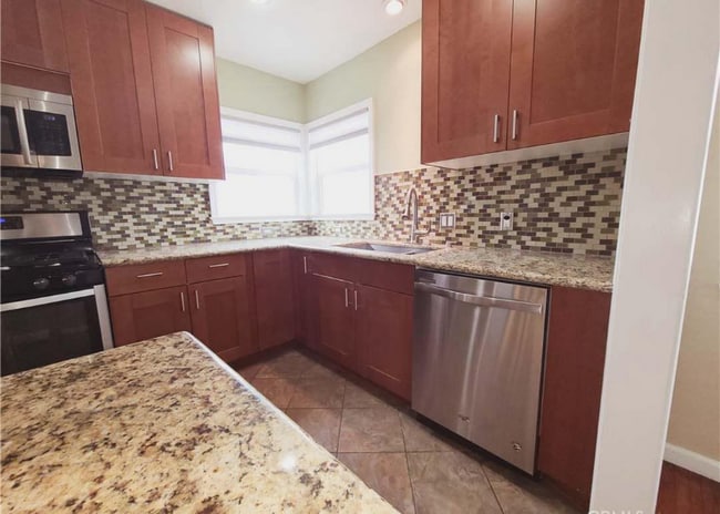 Photo - 6129 Myrtle Avenue