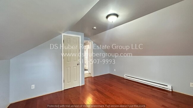 Photo - 420.5 W Maple St