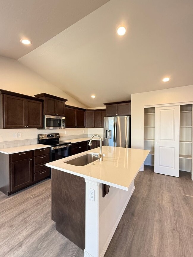 Photo - Charming 3 Bed / 2 Bath Home in Delta Estates – Medford