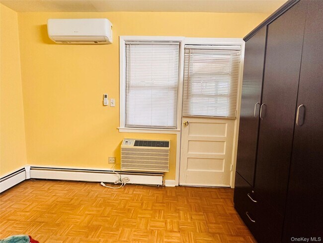 Photo - 150-06 35th Ave Unidad 2FL
