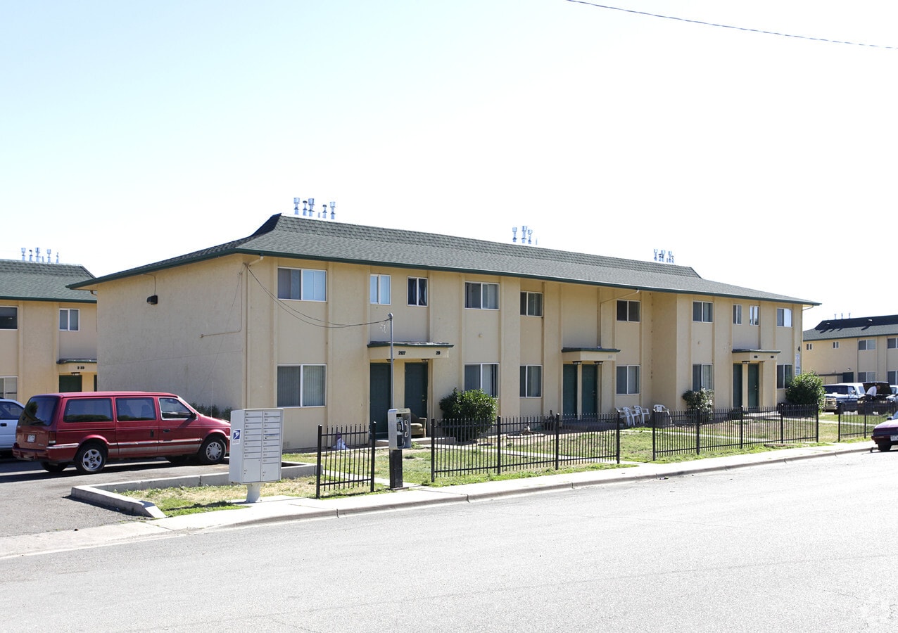 Encino Apartments - Encino Apartments