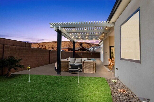 Photo - "Beautiful 4-Bed Oasis with 2.5 Baths in Serene Dixie Springs Community"