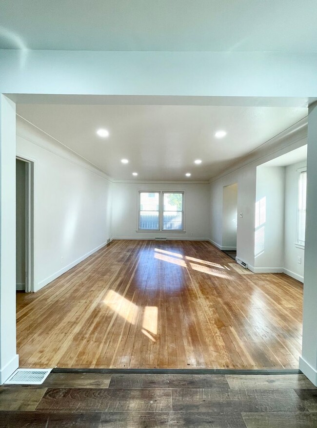 Stunning 4 bedroom 1 bath in Richfield! - Stunning 4 bedroom 1 bath in Richfield! House