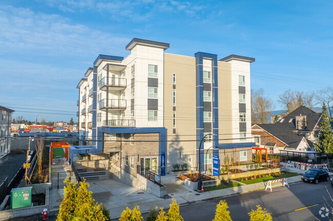 Building Photo - Rock Ridge Living