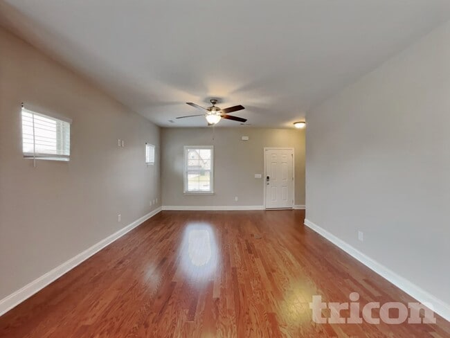 Photo - 1363 Coates Ln