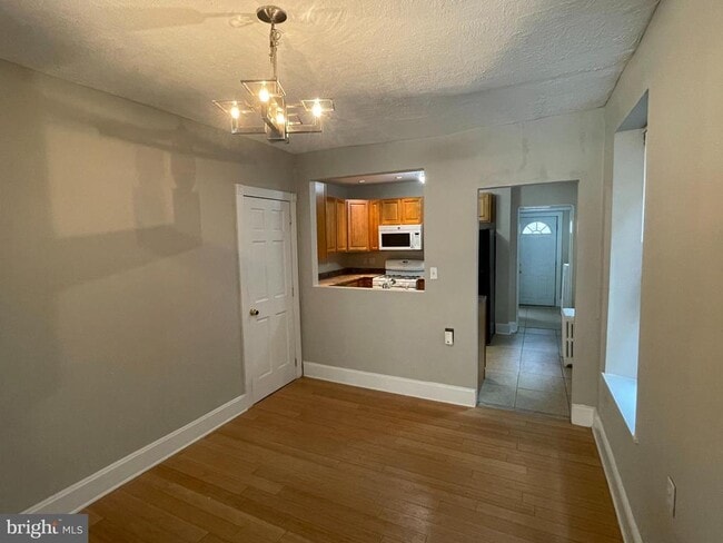 Photo - 141 Leverington Ave