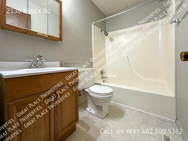 Photo - 2130 Essex Rd