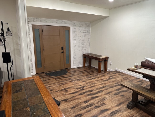 Photo - 4609 Elgin Ave