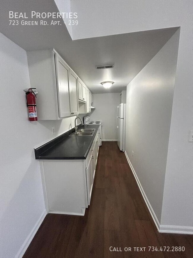 Photo - 723 Green Rd Unit 239