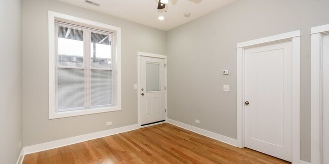 Photo - Updated, 1bd/1bth Ukrainian Village, Outdoor Space, Available 5/1! Unit 2R