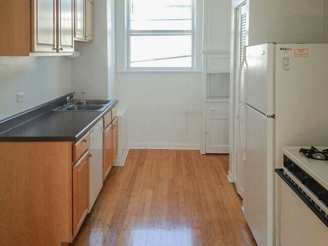 Photo - 1944 W Wilson Ave Apartment Unit 3N