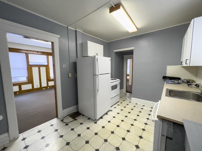 Photo - 921 Linden Grove Ave