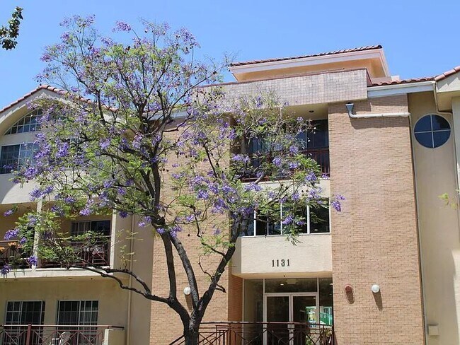 Photo - 1131 Campbell St Unit 212