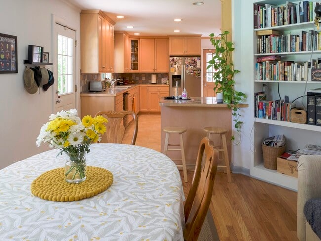 Photo - 703 Longview St