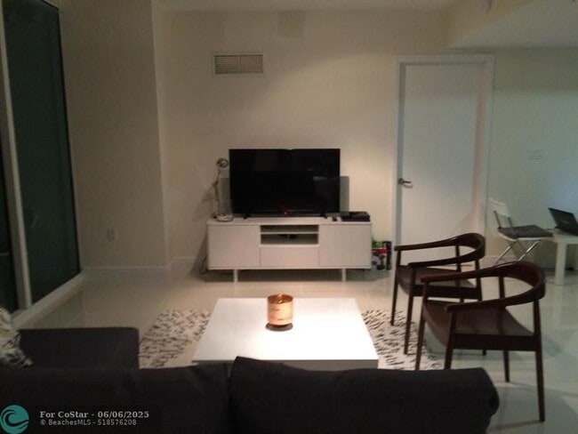 Photo - 1861 NW S River Dr Unit 2008