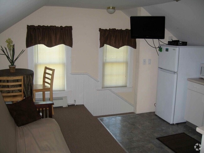 Building Photo - 30 Young St Unit Apt #3