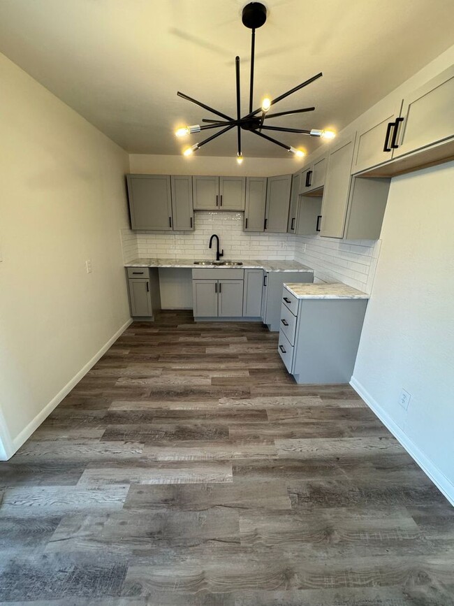 Photo - Beautiful 3/2 in Independence