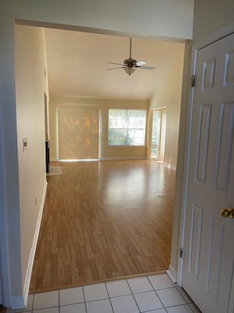 Photo - 810 Fairway Lakes Dr