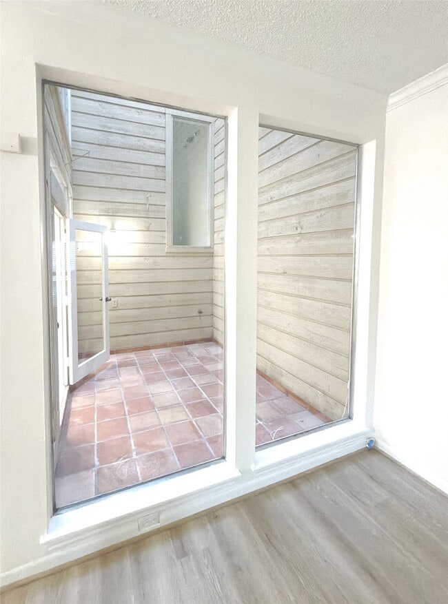 Photo - 1025 Fountain View Dr