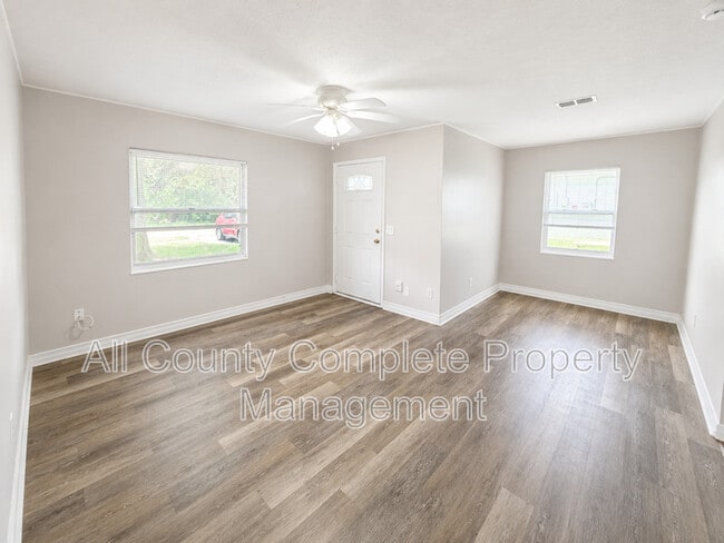 Building Photo - 10415 Briarcliff Rd E