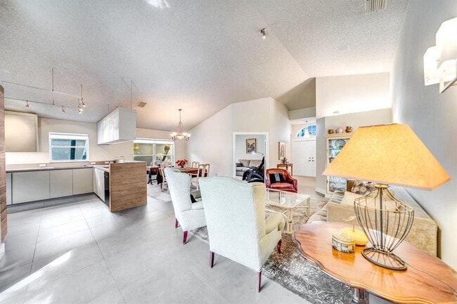 Photo - 7638 Charing Cross Ln