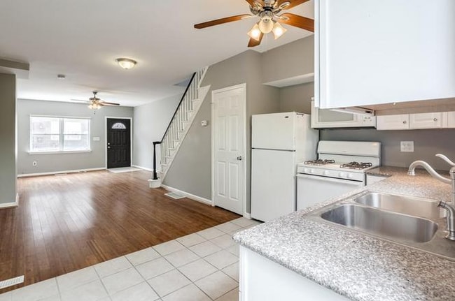 Photo - 1535 Emily St