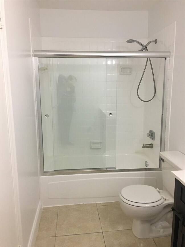 Photo - 927 Riverside Dr Unit 335