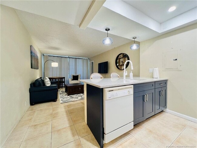 Photo - 9800 S Ocean Dr Unit 211