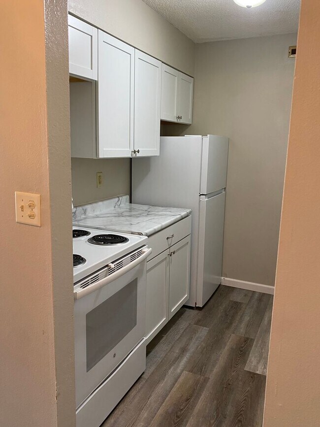 Photo - 2040 Edgewood Rd NW Unit 2040 10