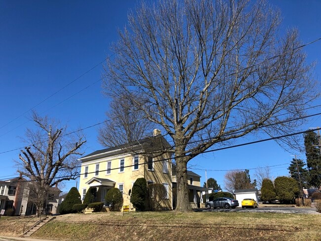 625 Bloom St Unit 201