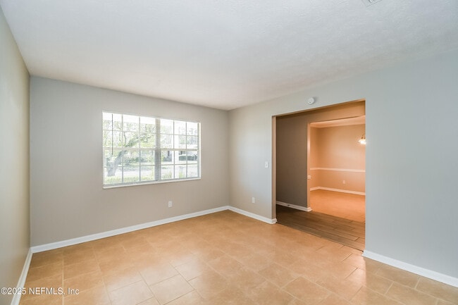 Photo - 1113 Grove Park Dr S