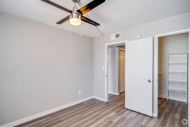 1 BR, 1 BA - 688SF