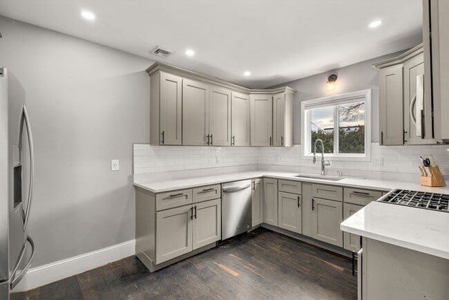 Photo - 133 Nichols St