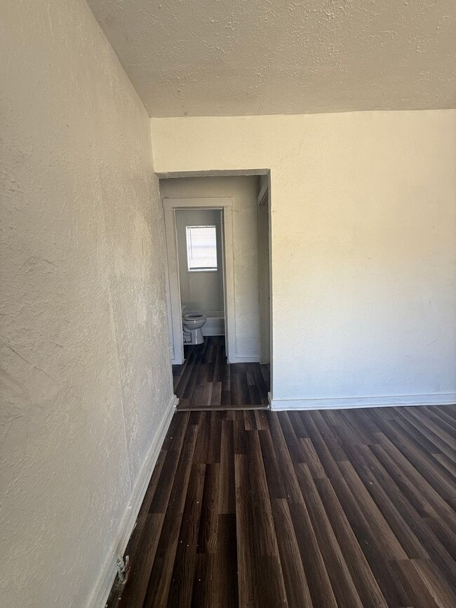 Photo - 720 W Avenue C