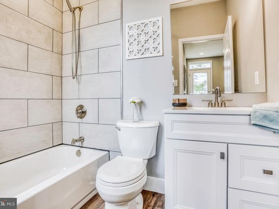 Photo - 631 Savage St