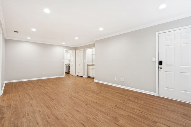 Photo - GROUND-FLOOR 2-BEDROOM ALAMO HEIGHTS CONDOMINIUM